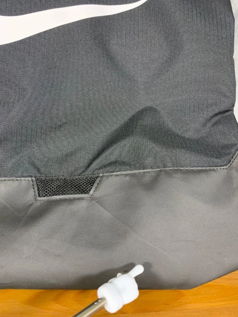 Minimalist, sleek, and highly functional Nike drawstring bag. Perfect for sports